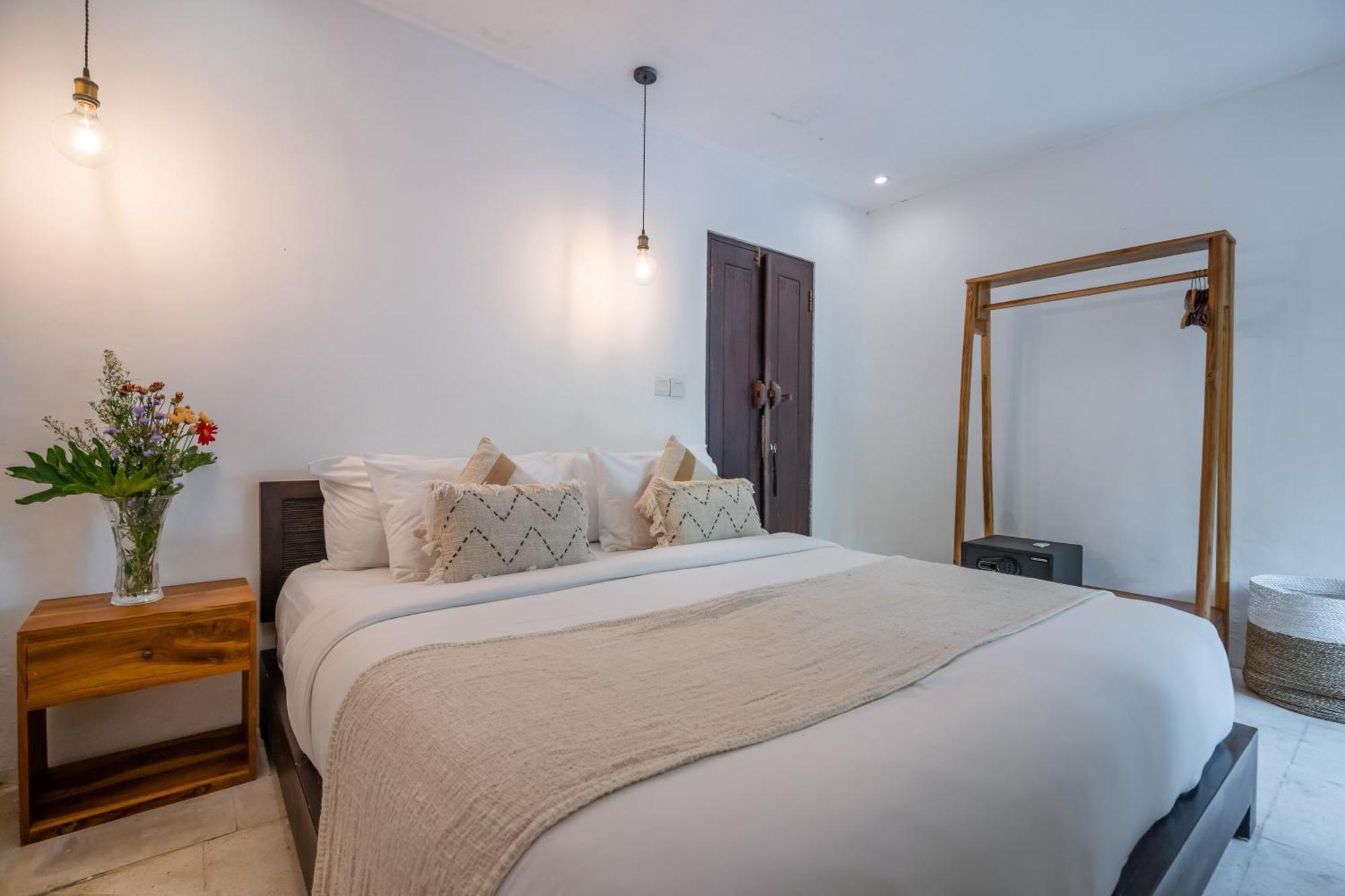 Aryana Estate *