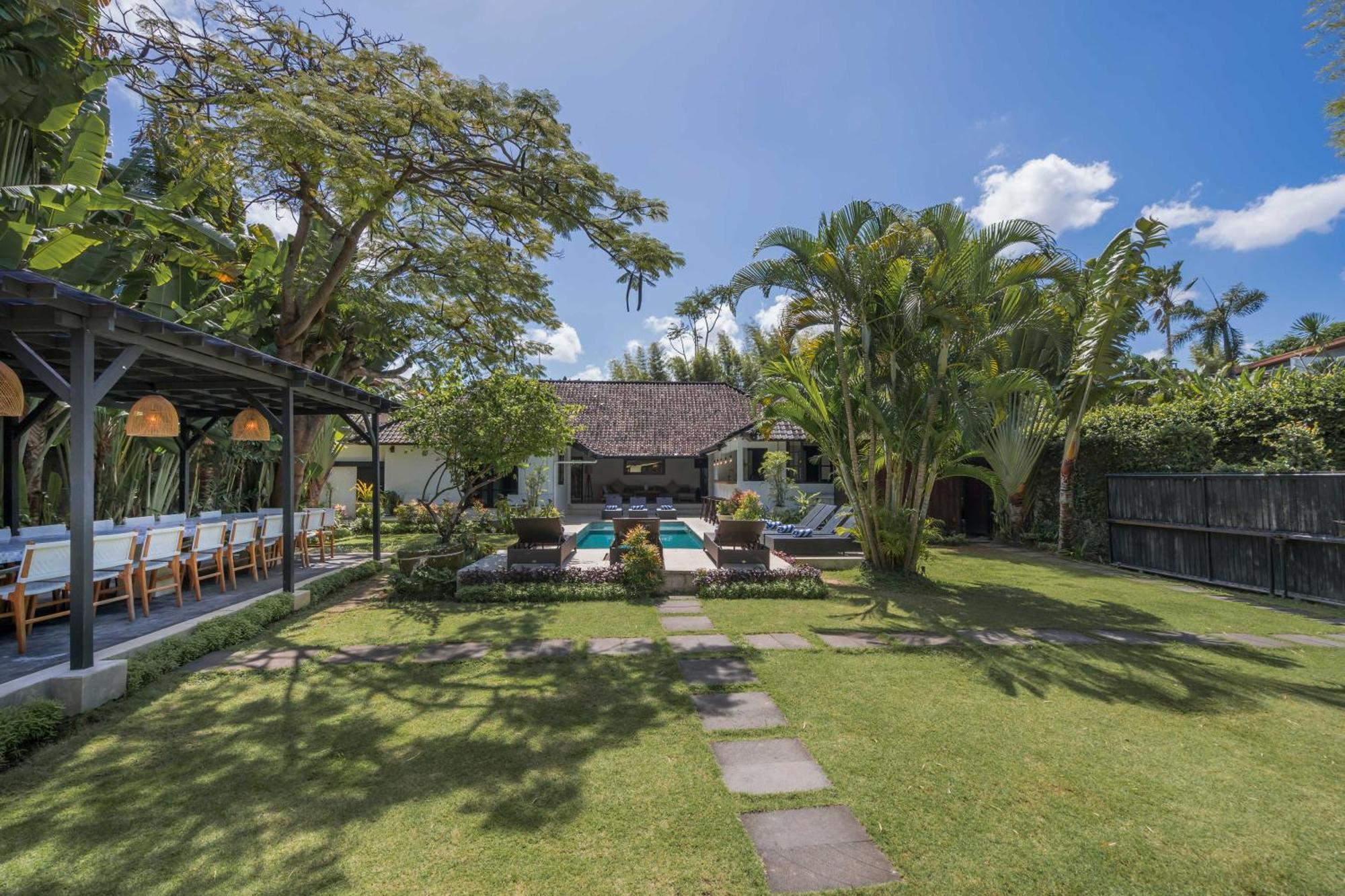 Aryana Estate Seminyak (Bali)
