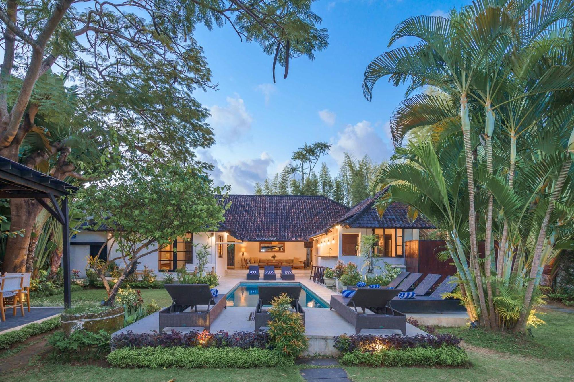 Aryana Estate *